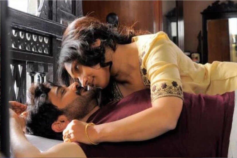*নিন্দুকেরা ভাবছেন, তাহলে কী চতুর্থবার বিয়ে করছেন প্রসেনজিৎ। কিছুদিন আগেই ছবির প্রচারে যিনি নিজের তিনটে বিয়ে নিয়ে মজা করছিলেন, তিনি চতুর্থ বিয়ের সিদ্ধান্ত নিয়ে নিলেন! কিন্তু না, এ সবের একেবারেই অন্য কারণে। ছবিঃ ইনস্টাগ্রাম। 