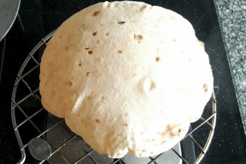 Disclaimer: বাস্তুবিদদের পরামর্শ ও মতামতের ভিত্তিতে প্রতিবেদনটি লেখা হয়েছে। ব্যক্তিবিশেষে এর ফল ভিন্ন হতে পারে। এই বিষয়ে বিশদ জানতে ও প্রয়োগের আগে বাস্তুশাস্ত্রজ্ঞের পরামর্শ নেওয়া জরুরি।