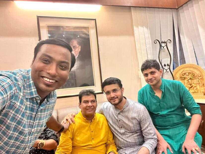 রুপোলি রংয়ের পাঞ্জাবীতে সৌরভের গ্ল্যামার এখনও টেক্কা দিতে পারে তরুণদের