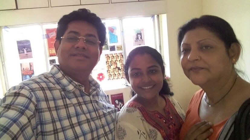 সোনালি চক্রবর্তী ছায়াছবি, টিভির সঙ্গে সঙ্গে থিয়েটারে অভিনয়ের মাধ্যমে প্রিয় দর্শকদের ভাল লাগার এক আলাদা মাত্রা তৈরি করেছিলেন ৷ ছবি সৌজন্যে ফেসবুক ৷ 