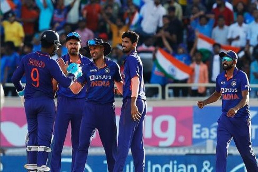 ৩৬ বছর বয়সী শিখর ধাওয়ান ৩৪ টেস্ট, ১৬১ একদিনের আন্তর্জাতিক, ৬৮টি টি২০ আন্তর্জজাতিক ম্যাচ খেলেছেন ৷ টেস্টে ২,৩১৫, একদিনের ম্যাচে ৬৬৭২ ও টি২০-তে ১৭৫৯ রান করেছেন ৷ বিগত এক বছর ধরে শিখর ধাওয়ানকে একদিনের ফরম্যাটেই দেখতে পাওয়া যাচ্ছে ৷ ছবি সৌজন্যে ইনস্টাগ্রাম ৷