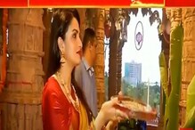 স্বামী নারায়ণ মন্দিরে টলিউড অভিনেত্রী তনুশ্রী চক্রবর্তী, আরতি করলেন তিনি স্বামী নারায়ণ মন্দিরে টলিউড অভিনেত্রী তনুশ্রী চক্রবর্তী, আরতি করলেন তিনি