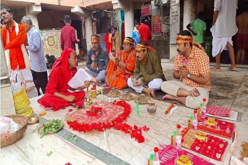  কালীপুজো উপলক্ষে মন্দির চত্বর-সহ তারাপীঠ শ্মশান এলাকায় পুলিশ-প্রশাসন থেকে বিশেষ নিরাপত্তা ও নজরদারির ব্যবস্থা করা হয়েছে। তথ্য ও ছবি- অক্ষয় ধীবর