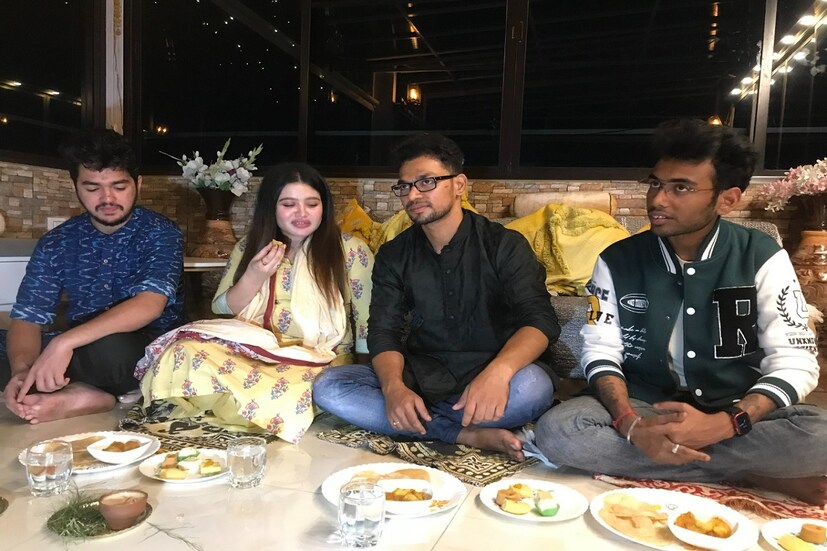 *ভাইফোঁটা উৎসবে শামিল হয়েছিলেন অভিনেত্রী তথা প্রযোজক এনা সাহা। 