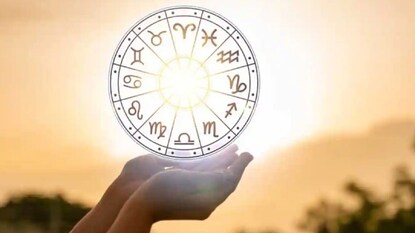 রাশিফল ১৫ অক্টোবর; দেখে নিন কেমন যাবে আজকের দিন রাশিফল ১৫ অক্টোবর; দেখে নিন কেমন যাবে আজকের দিন