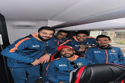 অ্যাডিলেডে পৌঁছে বিরাট কোহলি সঙ্গে সিরাজ এবং সূর্য কুমার