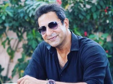 বিশ্বকাপে দল বাছার তালিকায় চমক দিলেন আক্রম