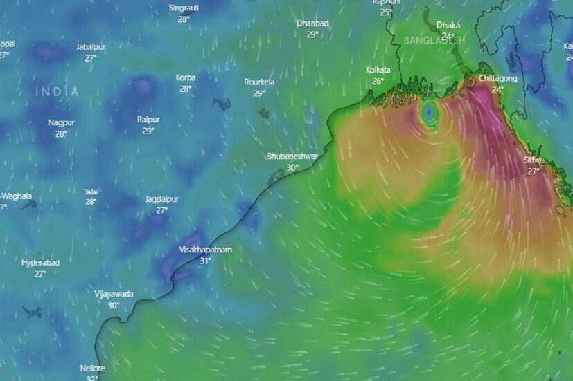 মঙ্গলবার উত্তর এবং তার সংলগ্ন মধ্য বঙ্গোপসাগরের খাঁড়ি, পশ্চিমবঙ্গস এবং বাংলাদেশের উপকূলে হাওয়ার গতি ৯০-১১০ কিমি প্রতি ঘণ্টা থাকবে৷ আইএমডি-র সাইক্লোনর ওপরের নজর রাখা আনন্দ কুমার দাস জানিয়েছেন ওয়ার্ল্ড সাইক্লোন মডেলের জারি করা ওয়েদার আপডেটে এই ঝড় বাংলাদেশ উপকূলে ল্যান্ডফল করতে পারে৷