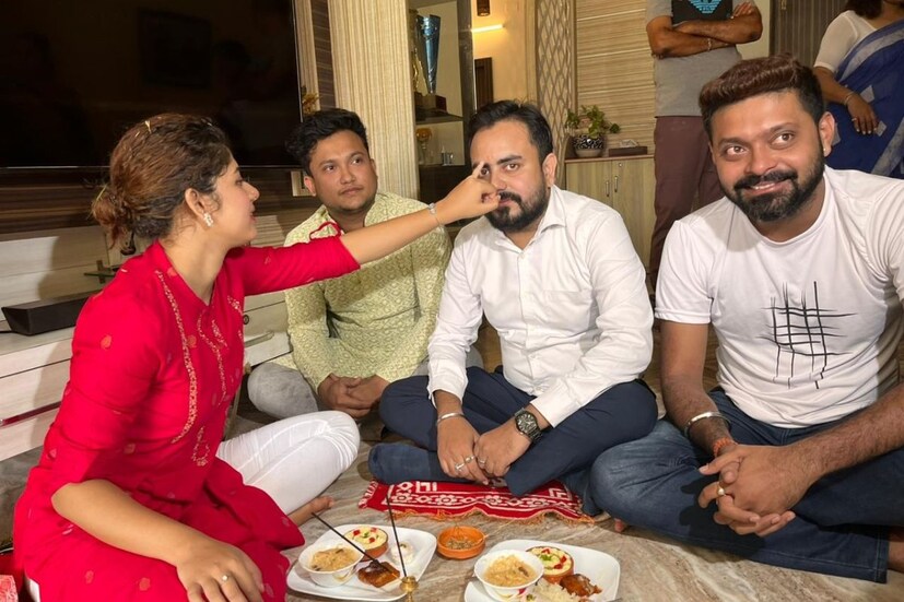 ছোটপর্দার রানিমা পা রেখেছেন বড়পর্দায়৷ আয় খুকু আয়, অচেনা উত্তমে অভিনয় করেছেন৷ ওয়েব সিরিজও করছেন জমিয়ে৷ সম্প্রতি তাঁর অভিনীত বোধন বেশ জনপ্রিয় হয়েছে৷ সে সবের ডায়লগ যেমন তুখর মুখস্থ, তেমনই মুখস্থ মন্ত্র৷ 