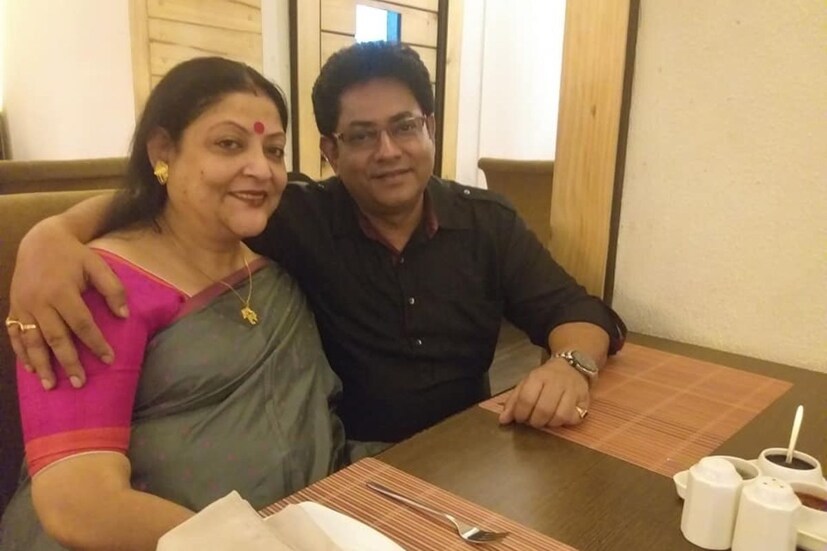 দু’জনেই অভিনয় করেছেন বাংলা বিনোদন মাধ্যমে৷ ব্যক্তিগত জীবনে সব সময় একে অন্যের পরিপূরক ও ভরসার স্থলের ভূমিকায় উজ্জ্বল হয়ে ছিলেন৷