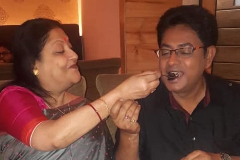 স্বামী শঙ্কর ও কন্যা সাজিকে নিয়ে সাজানো নিটোন সুখী গৃহকোণ পড়েই রইল৷ সোনালি চলে গেলেন বহু দূর৷