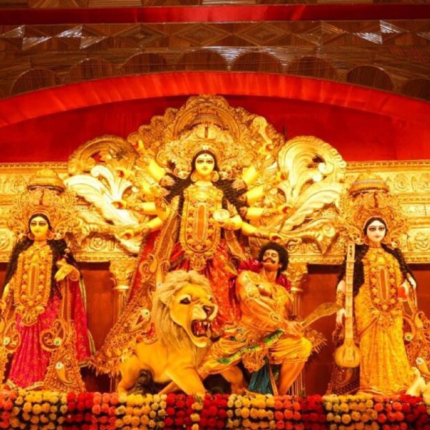 পরের বছর পুজোয় কিন্তু শীত শীত ভাব থাকতে পারে। কারণ ২০২৩-এ পুজো অক্টোবরের তৃতীয় সপ্তাহে। ফলে শীতের আমেজ থাকার সম্ভাবনা রয়েছে। 