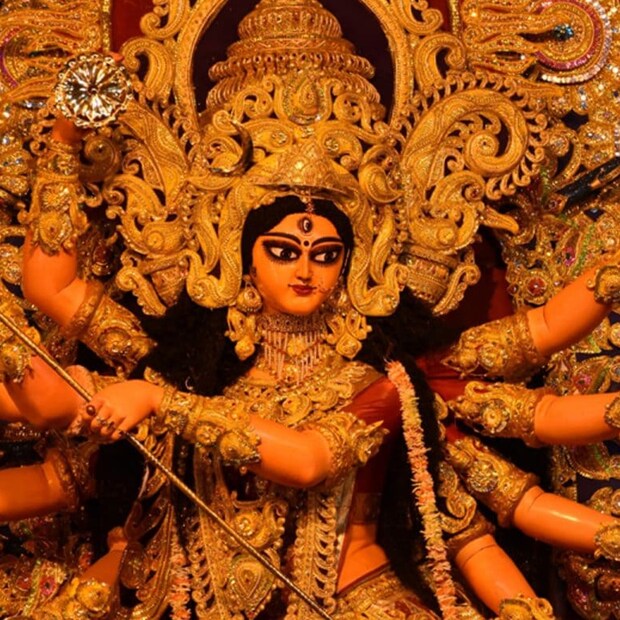 ২০২৩-এর পুজোর নির্ঘন্ট- ১৪ অক্টোবর ২০২৩- মহালয়া (শনিবার) ২০ অক্টোবর ২০২৩- মহা ষষ্ঠী (শুক্রবার) ২১ অক্টোবর ২০২৩- মহা সপ্তমী (শনিবার) ২২ অক্টোবর ২০২৩- মহা অষ্টমী (রবিবার) ২৩ অক্টোবর ২০২৩- মহা নবমী (সোমবার) ২৪ অক্টোবর ২০২৩- মহা দশমী (মঙ্গলবার)