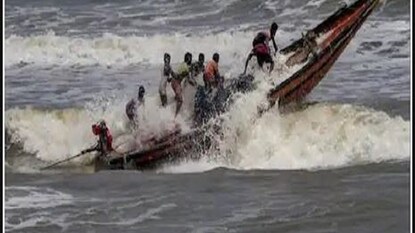 KMC held a meeting just to combat the effect of cyclone in bay of bengal KMC held a meeting just to combat the effect of cyclone in bay of bengal