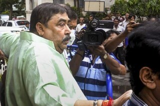 স্বমহিমায় অনুব্রত মণ্ডল
