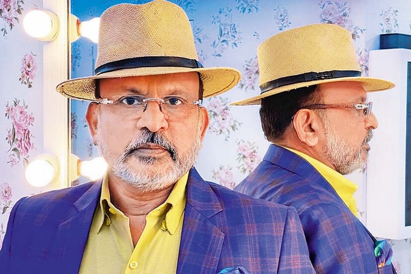 কোনও রকম দেরি না করেই অন্নু কাপুর পৌঁছে যান থানায়৷ সব বিষয় জানিয়ে অভিযোগ দায়ের করেন৷ এরপরই তাঁর ব্যাঙ্ক আকাউন্ট ফ্রিজ করা হয়৷ পুলিশের উদ্যোগে খোয়া যাওয়া টাকার মধ্যে ৩ লক্ষ ৮ হাজার টাকা পেয়ে গিয়েছেন অন্নু৷ এবার দুষ্কৃতীদের খোঁজে তল্লাশি শুরু হয়েছে৷
