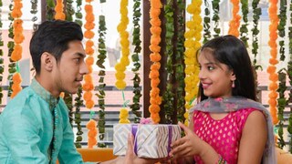 ফোঁটায় ভাইয়ের মিষ্টির থালা সাজান রাশি অনুয়ায়ী, রসনা তৃপ্তি তো হবেই, চিরস্থায়ী ঠাঁই নেবেন মা লক্ষ্মীও