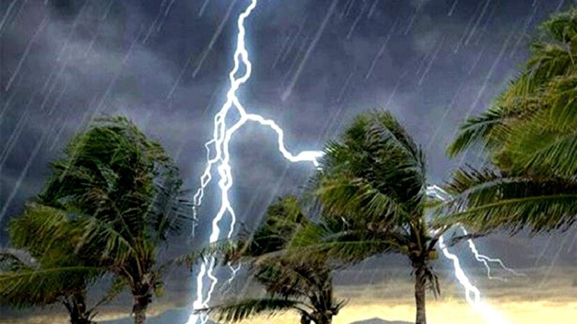 বিষয়টি নিয়ে আবহাওয়াবিদ সৌরিশ বন্দ্যোপাধ্যায় জানিয়েছেন, আলিপুর আবহাওয়া দফতরের তরফে সেরকম কিছু জানানো হয়নি। ঘূর্ণিঝড় তৈরির কোনও সম্ভাবনা থাকলে তা আগেভাগেই হাওয়া অফিসের তরফে জানিয়ে দেওয়া হবে। সেইমতো সতর্কতা অবলম্বন করা হবে। তবে আপাতত কোনও সতর্কতা জারি করা হয়নি।