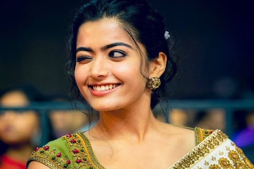 রশ্মিকার চোখের জাদুতে মজলেন কি? তবে দেখুন ছবি। (ছবি: ফেসবুক)