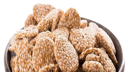 তিলেই দেখান দশমীর ম্যাজিক তিলেই দেখান দশমীর ম্যাজিক