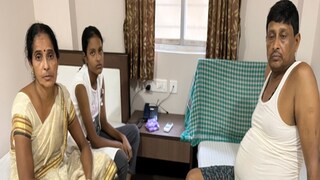 পুজো দেখতে এসে আচমকা বিপদ! পুজো দেখতে এসে আচমকা বিপদ!