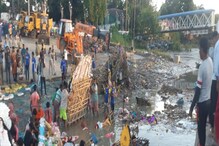 ক্রেন নয়, আগামী বছর থেকে ভাসানে ভরসা জোগাবেন ভাসান কুলিরাই! জানালেন ফিরহাদ হাকিম ক্রেন নয়, আগামী বছর থেকে ভাসানে ভরসা জোগাবেন ভাসান কুলিরাই! জানালেন ফিরহাদ হাকিম