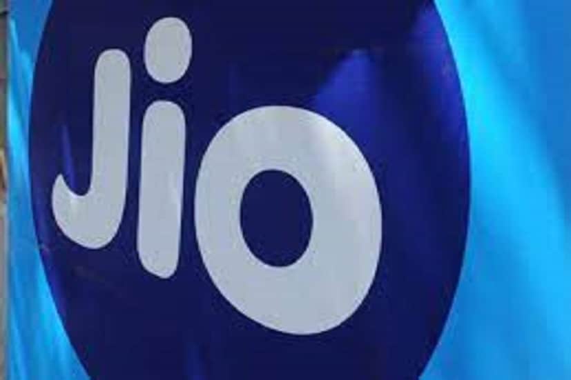 অন্যদিকে, ব্যবহারকারীরা যদি ১০০Mbps গতিতে আপগ্রেড করেন, তাহলে তাদের ১ দিনের জন্য ৩২ টাকা, দুই দিনের জন্য ৫২ টাকা এবং ৭ দিনের জন্য ১৫২ টাকা দিতে হবে।