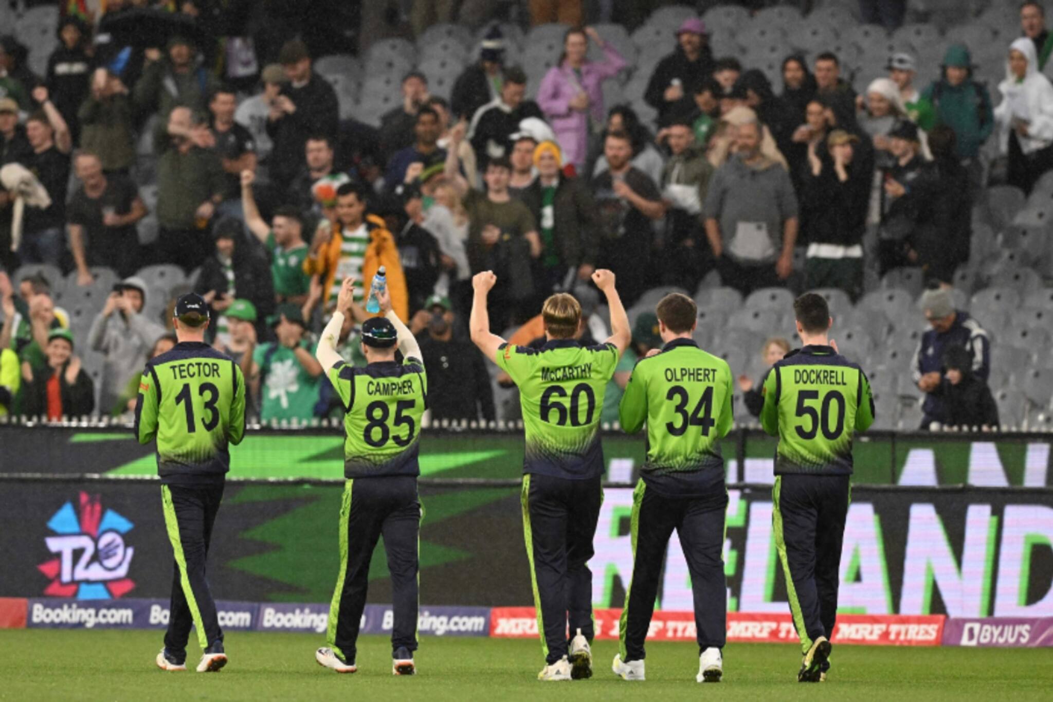 টি-২০ বিশ্বকাপে বড় অঘটন, আয়ারল্যান্ডের বিরুদ্ধে হার ইংল্যান্ডে, খলনায়ক বৃষ্টি