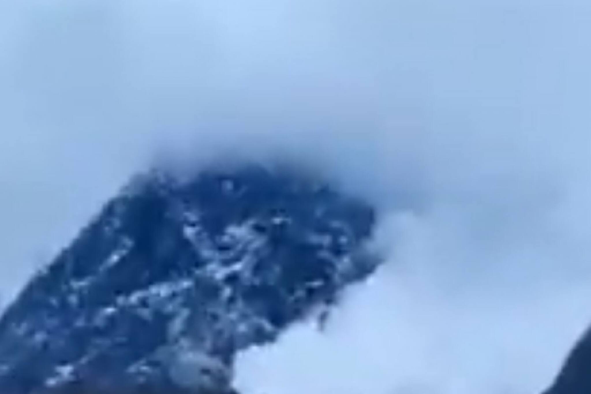 কেদারনাথ মন্দিরের পিছনে ভয়ঙ্কর তুষারধস, শিউরে ওঠার মতো ভিডিও