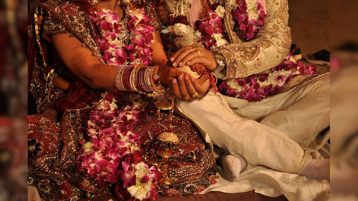 শুধু রেজিস্ট্রি নয়, করতে হবে আচার-অনুষ্ঠানও, রায় মাদ্রাজ হাইকোর্টের শুধু রেজিস্ট্রি নয়, করতে হবে আচার-অনুষ্ঠানও, রায় মাদ্রাজ হাইকোর্টের