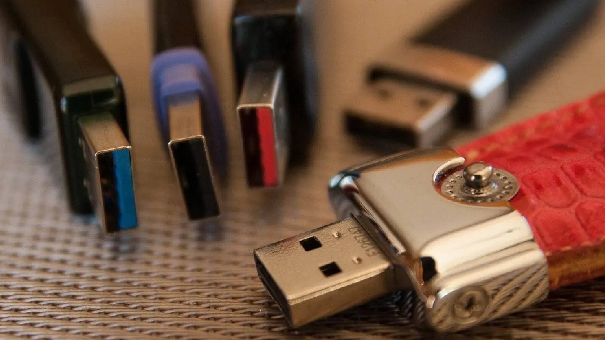 Pen Drive লক করুন নিজের স্মার্টফোন দিয়ে, পাসওয়ার্ড ছাড়া কেউ ব্যবহার করতে পারবে না