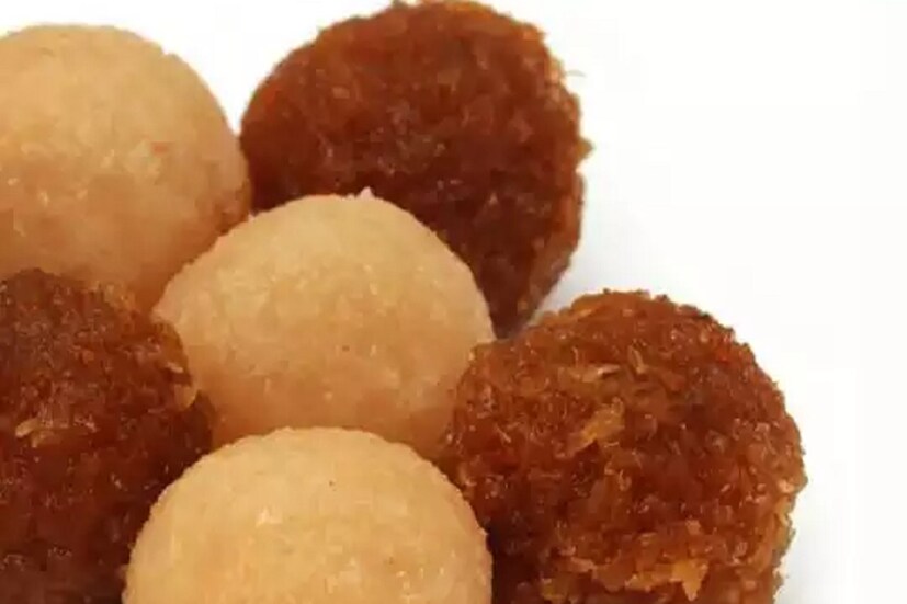 এরচেয়ে অনেক সস্তা এই প্যাকেটজাত নাড়ু। মাত্র ২০ থেকে ২৫টাকায় বিক্রি হয় নাড়ুর প্যাকেট। একটায় না হলে একাধিক প্যাকেট কিনে সহজেই সম্পন্ন করুন আপনার বাড়ির লক্ষীপুজো।