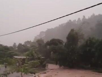 মাল নদীতে বারবার হড়পা বান কেন? চিন্তায় প্রশাসন
