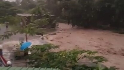 মাল নদীতে বারবার হড়পা বান কেন? চিন্তায় প্রশাসন মাল নদীতে বারবার হড়পা বান কেন? চিন্তায় প্রশাসন