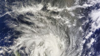 বঙ্গোপসাগরে ক্রান্তীয় ঘূর্ণিঝড় Cyclone Alert 