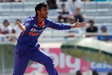 অভিষেকে উইকেট নিয়ে নজর কাড়লেন বাংলার শাহবাজ, ভারতের টার্গেট ২৭৯