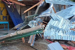 ভেঙে দেওয়া হল অবৈধ নির্মাণ