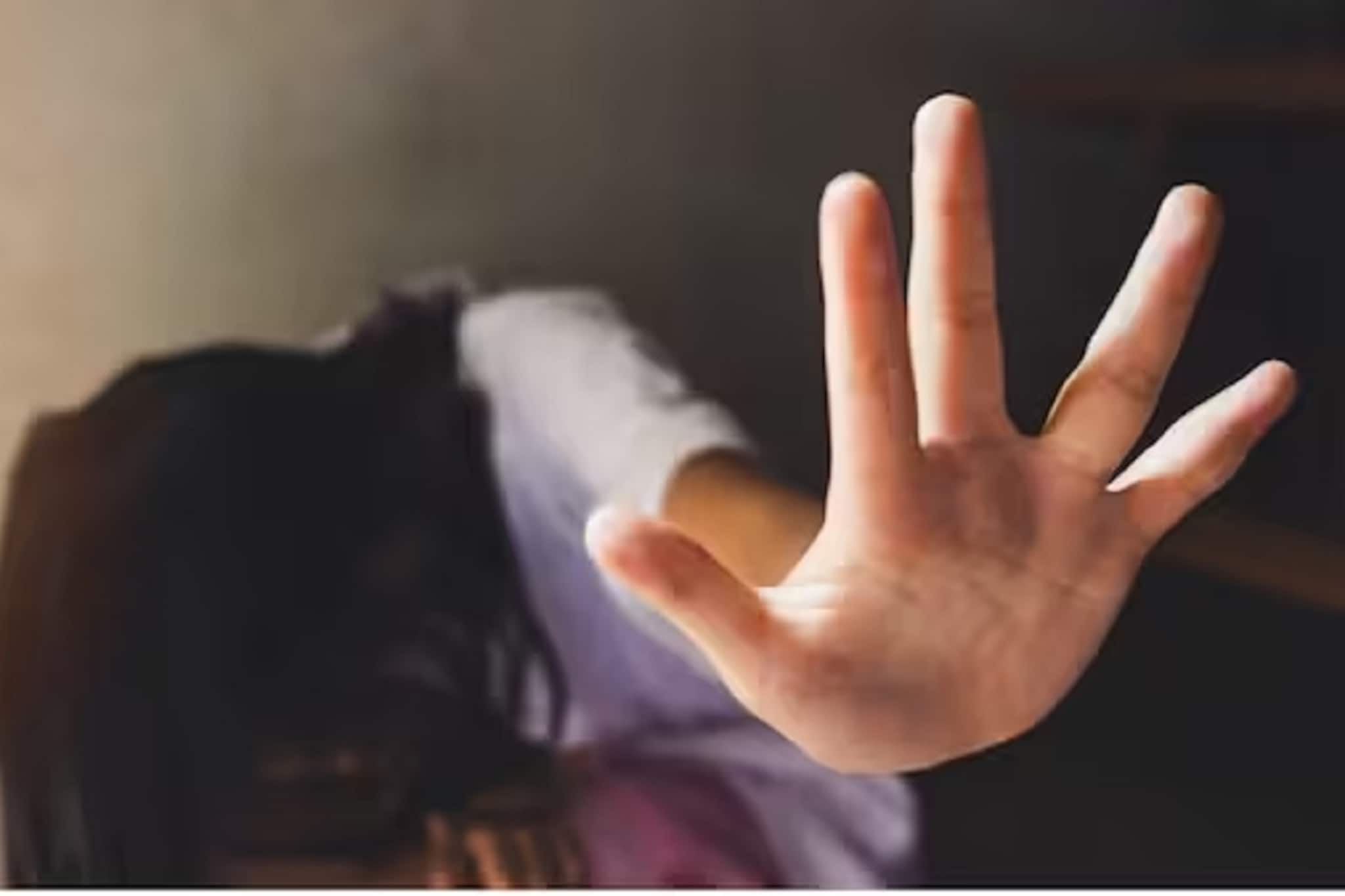 সোশ্যাল মিডিয়ায় আলাপ হয়ে বিপত্তি, তরুণীকে 'গণধর্ষণ' ৩ চিকিৎসকের