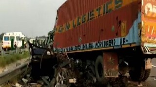 ‘আজ চারজনেই মরব...!’ মিলেই গেল ভবিষ্যদ্বাণী, উত্তরপ্রদেশে বিএমডব্লিউ দুর্ঘটনায় ৪ যুবকের মৃত্যু 