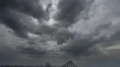 ঘূর্ণিঝড়ের শঙ্কা প্রবল (Representative Image) ঘূর্ণিঝড়ের শঙ্কা প্রবল (Representative Image)