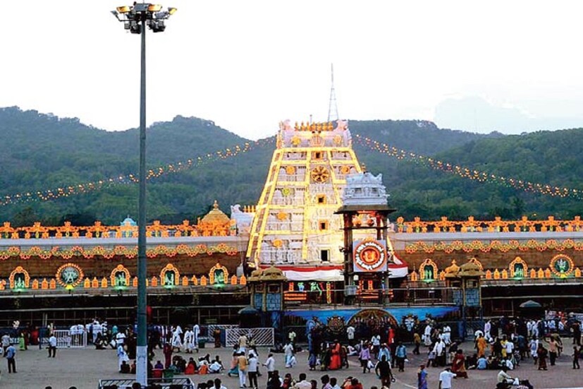 Maa Lakshmi Famous Temple: হিন্দুশাস্ত্রে মা লক্ষ্মীর আপার কৃপা প্রার্থনা করেন ভক্তরা ৷ বলা হয়ে থাকে যাঁর উপরে মা লক্ষ্মীর আশীর্বাদ থাকে তিনি তিনি মালামাল হয়ে যান নিমেষেই ৷ প্রতীকী ছবি ৷