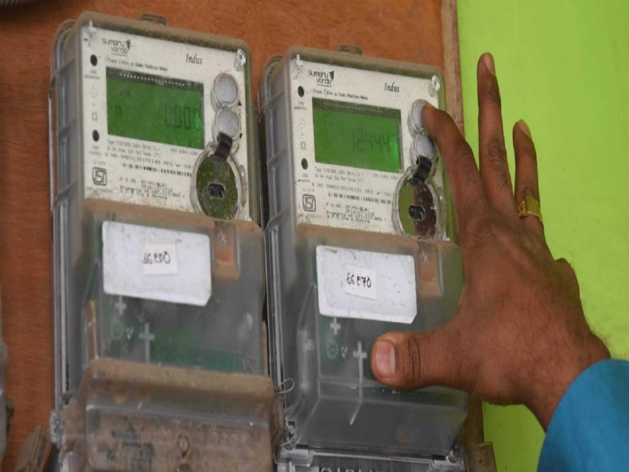 Electric Bill: কয়েকটি সুপারহিট টিপসে রাতারাতি বিদ্যুতের বিল অর্ধেক! বাড়ির এই পাঁচটি পরিবর্তন প্রচুর টাকা সংসারেরই বাঁচাবে