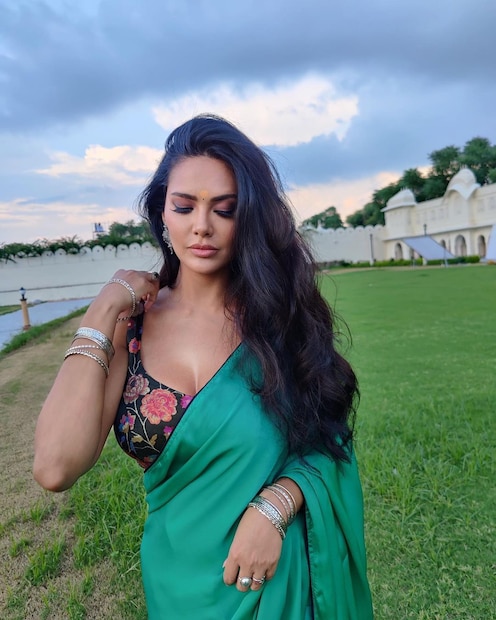 ফের একবার বোল্ড অবতারে নায়িকা। 