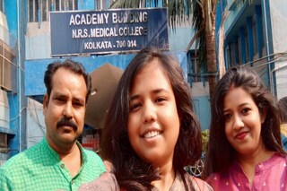 ইন্দ্রানী বিশ্বাস ও তাঁর বাবা - মা 