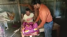 কম্পিউটার শিক্ষকের মহানুভবতা! দুঃস্থদের সেবাতেই আনন্দ তাঁর