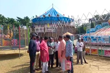 মেলায়