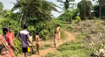 এই