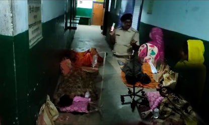 হাসপাতালে ভর্তি অসুস্থরা