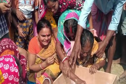 মৃত কৌশিকের পরিবার