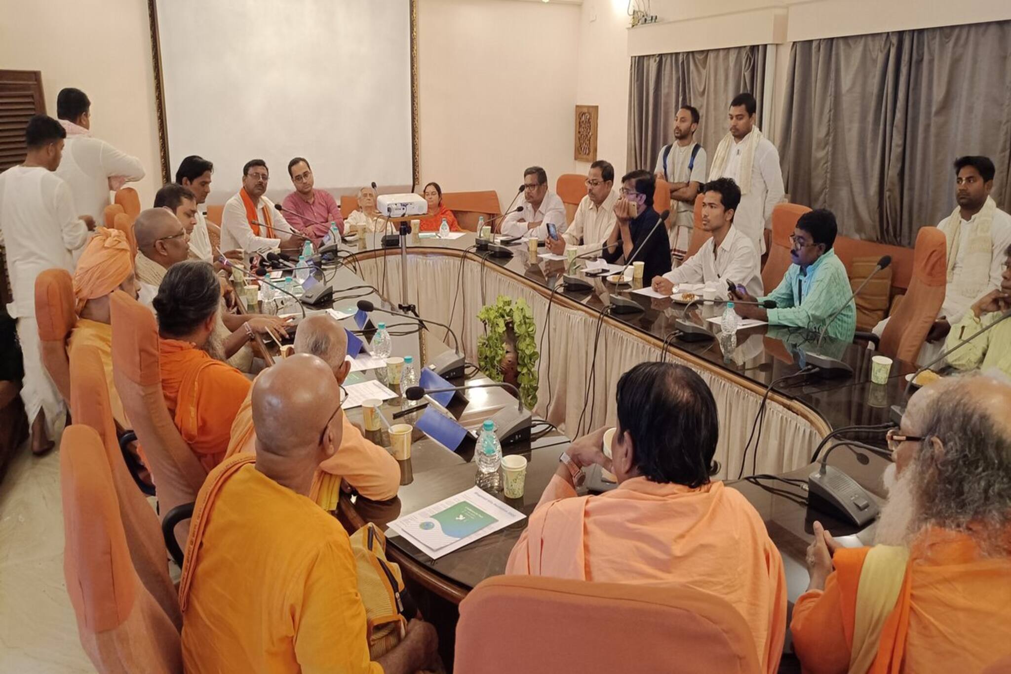 পাঁচ হাজার ভক্ত একসঙ্গে মায়াপুর ইসকন মন্দিরে করবেন গীতা পাঠ